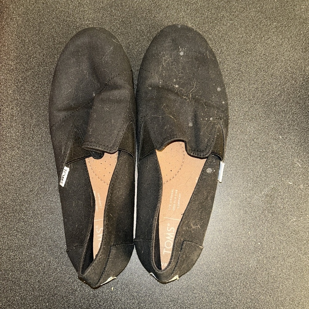 Toms - Picture 2 of 3